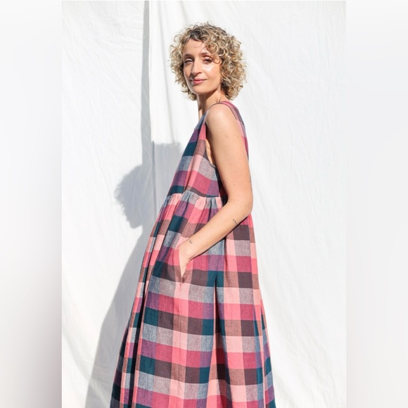 Linen check sundress - Picture 2 of 11